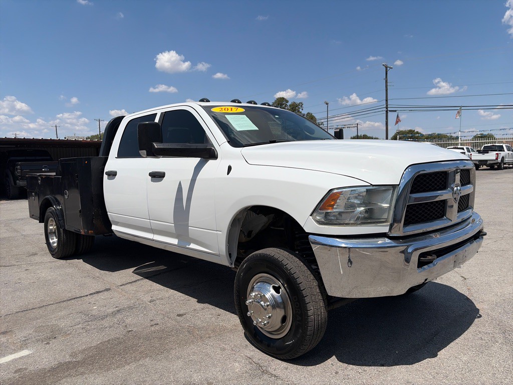 2017 RAM 3500 Image 9