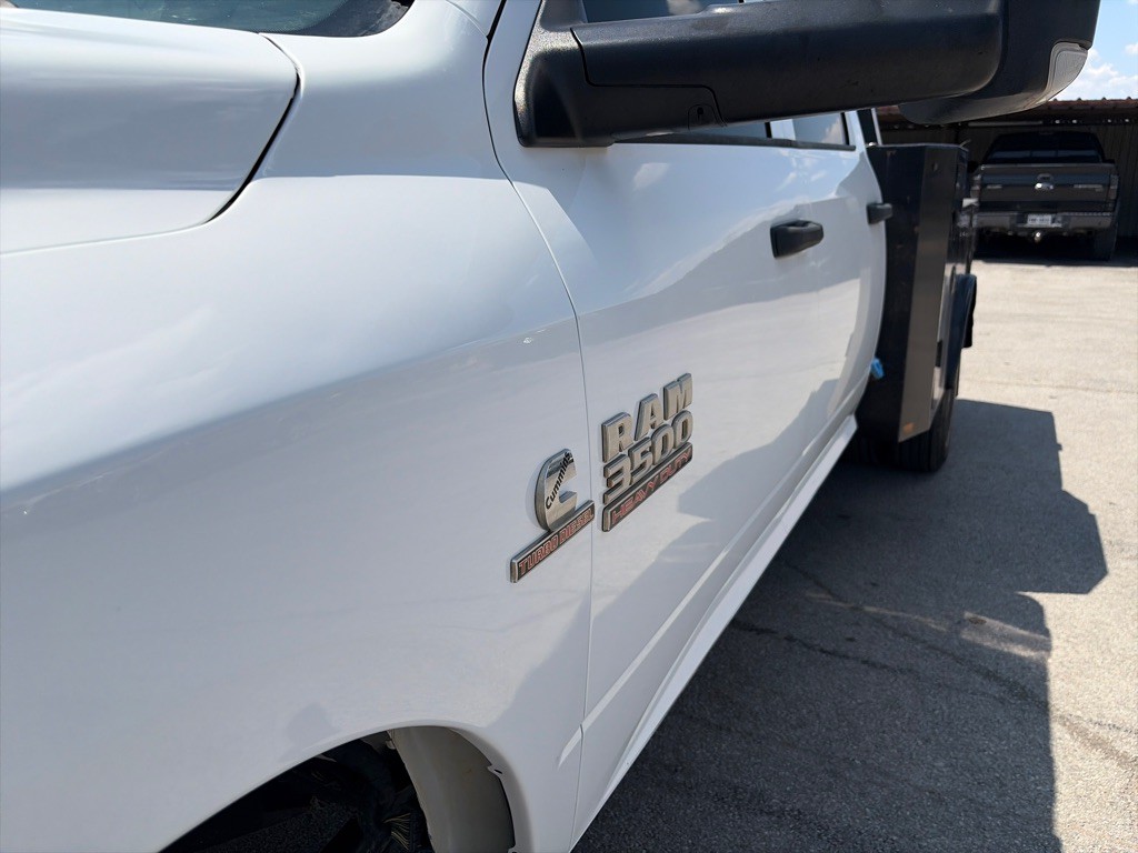 2017 RAM 3500 Image 12