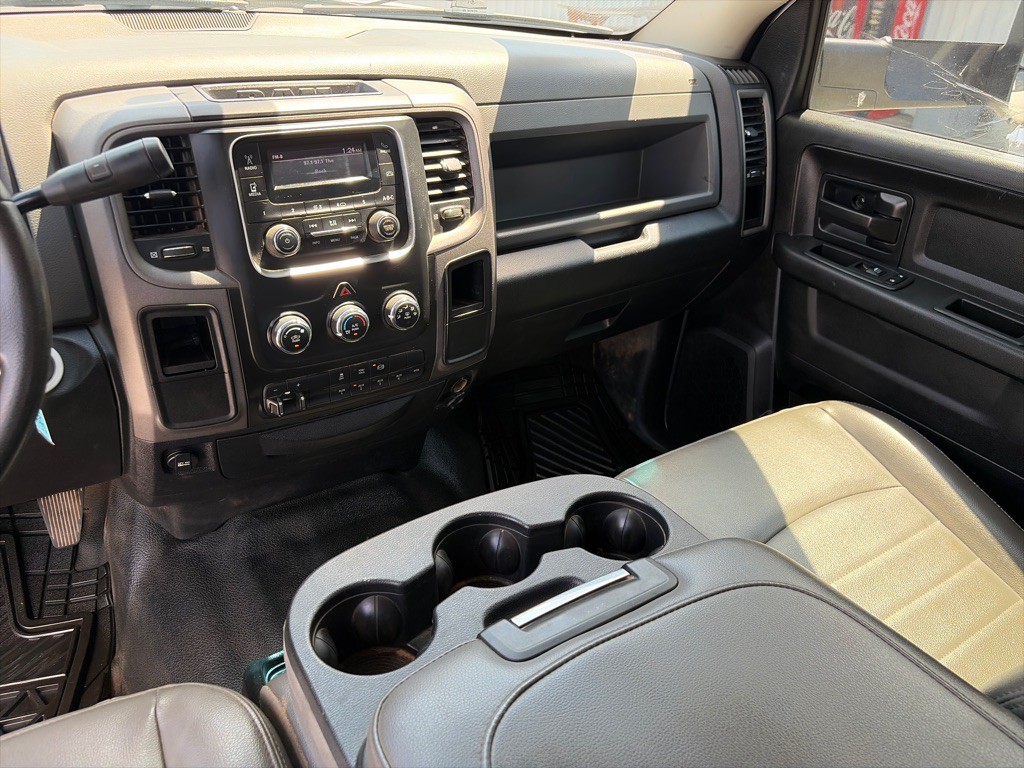 2017 RAM 3500 Image 17