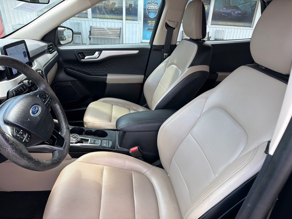2020 Ford Escape Image 9
