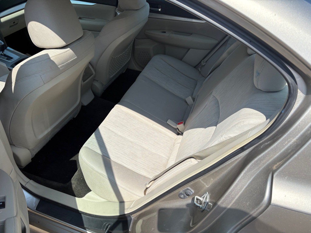 2014 Subaru Legacy Image 1