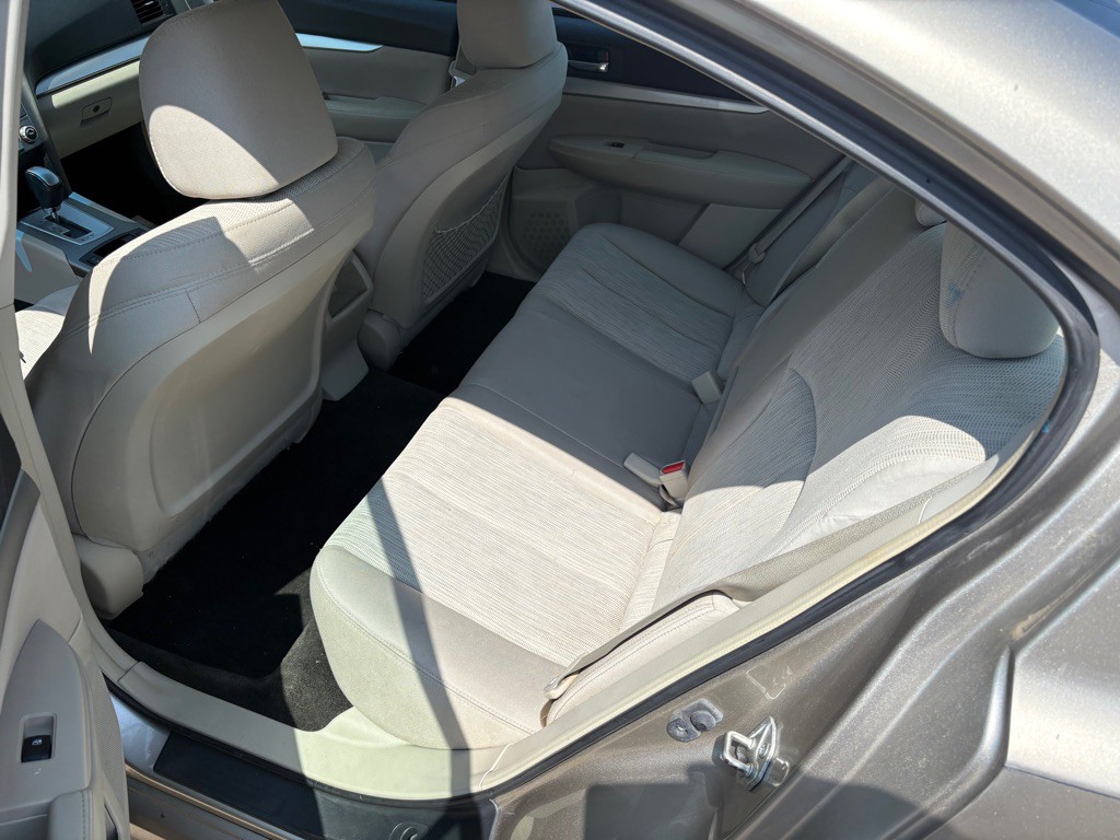 2014 Subaru Legacy Image 3