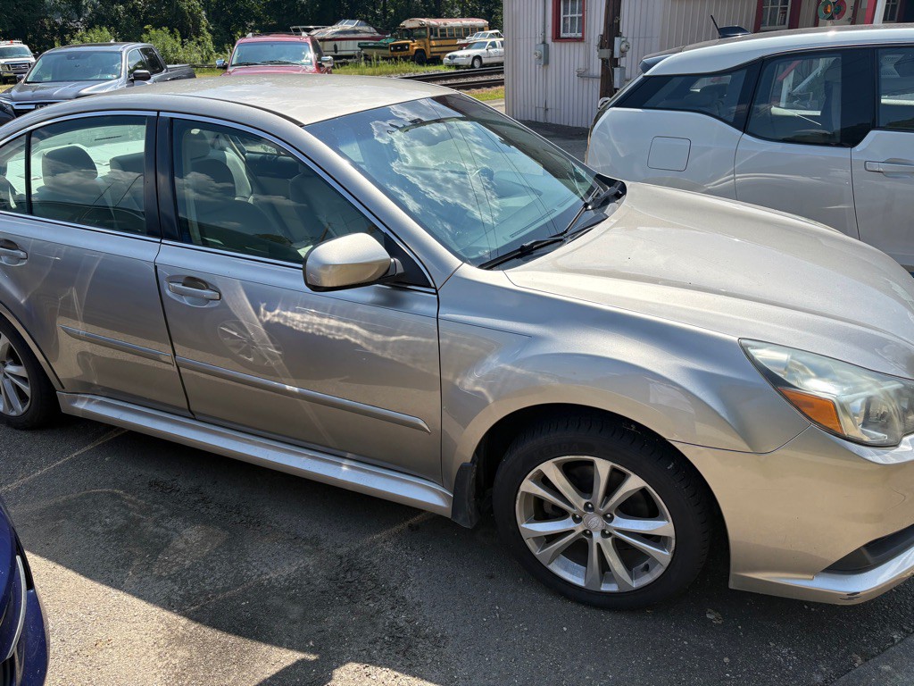 2014 Subaru Legacy Image 5