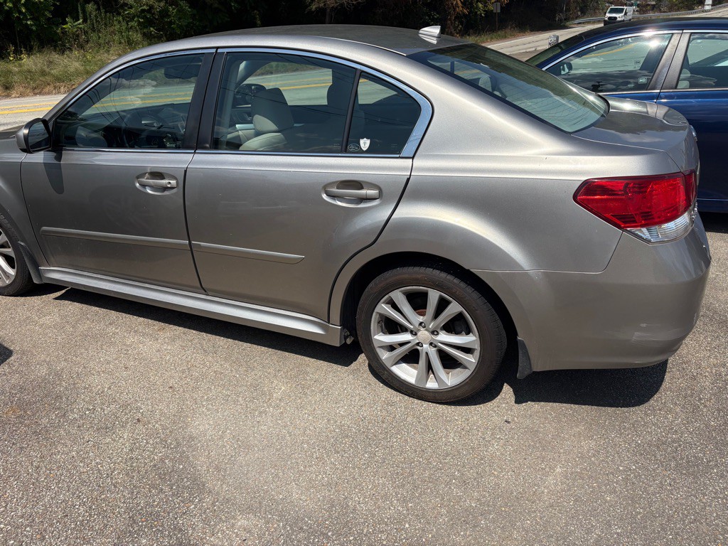2014 Subaru Legacy Image 4