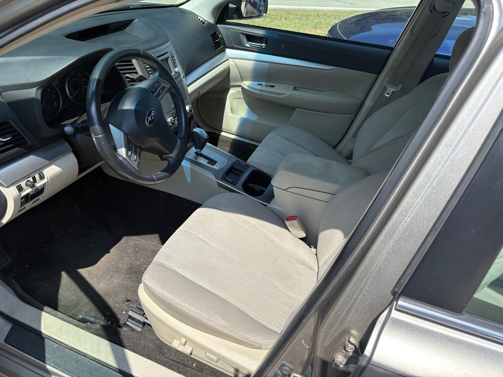 2014 Subaru Legacy Image 5