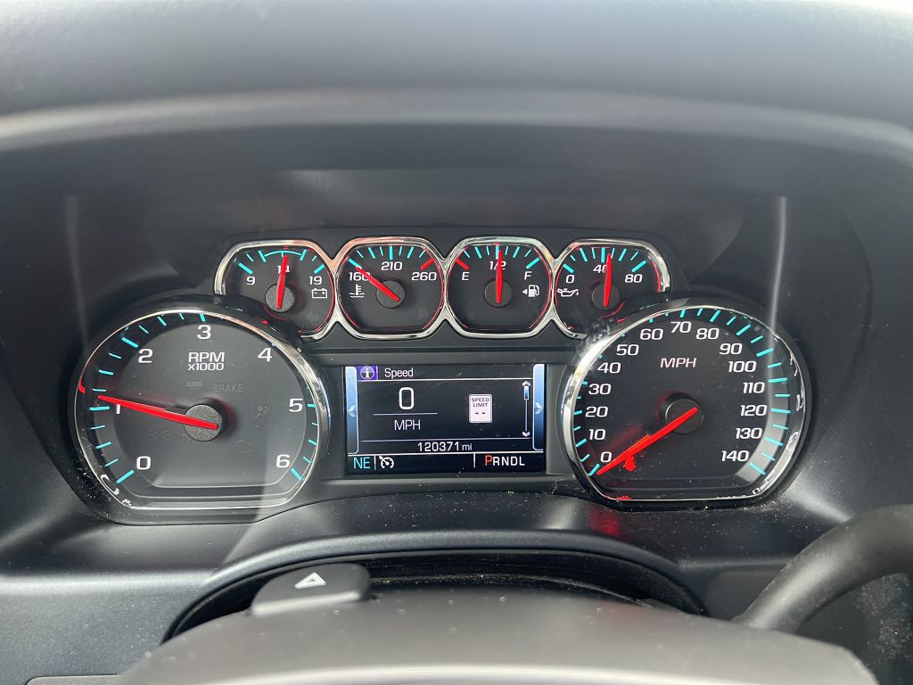 2018 GMC Sierra Image 2