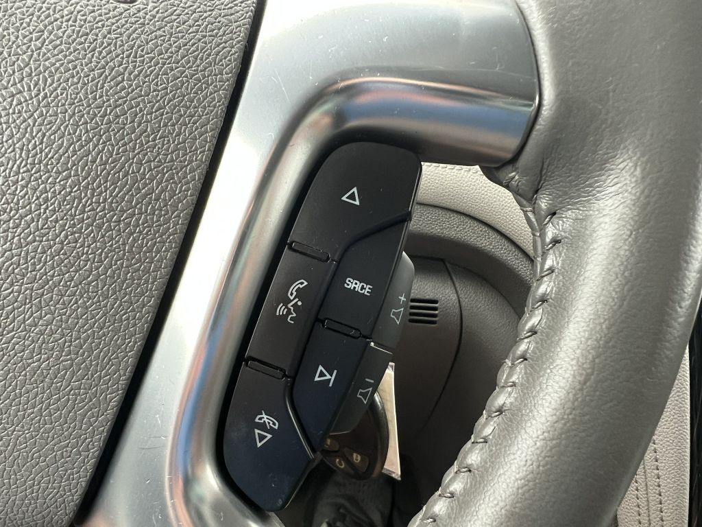 2015 Chevrolet Traverse Image 2