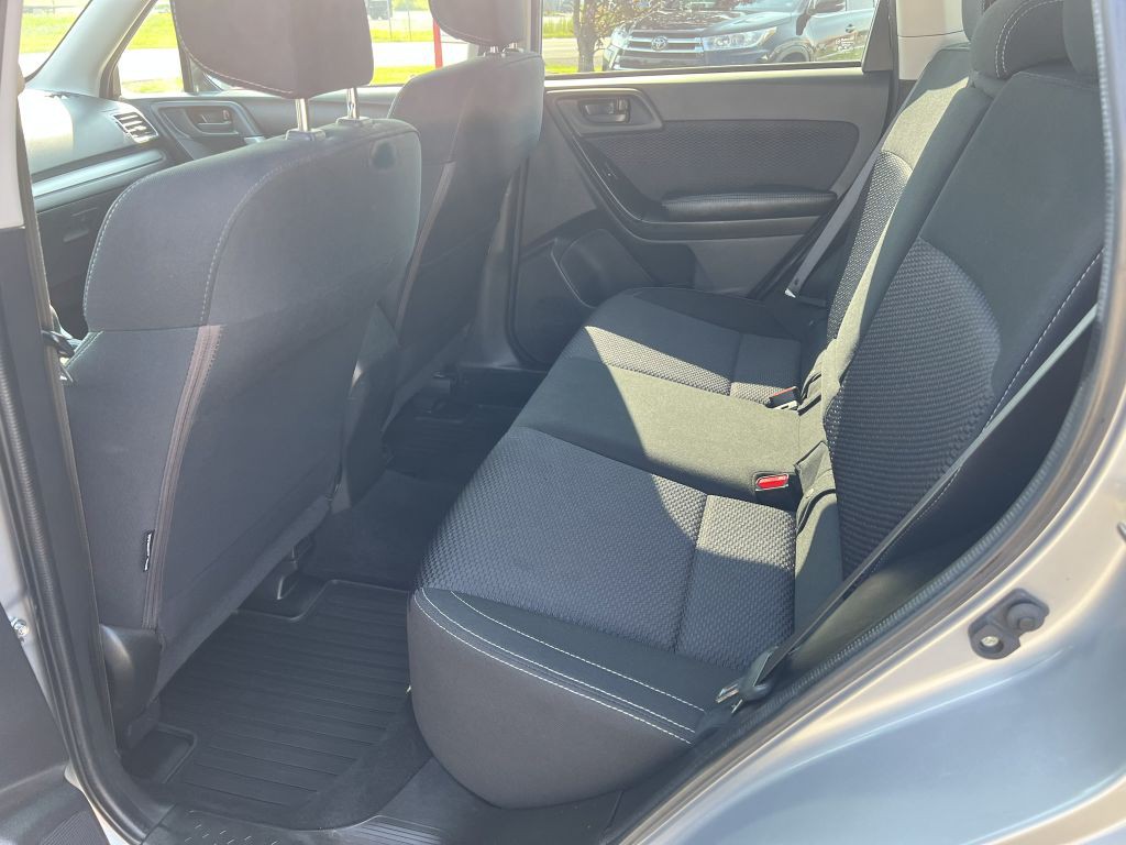 2018 Subaru Forester Image 12