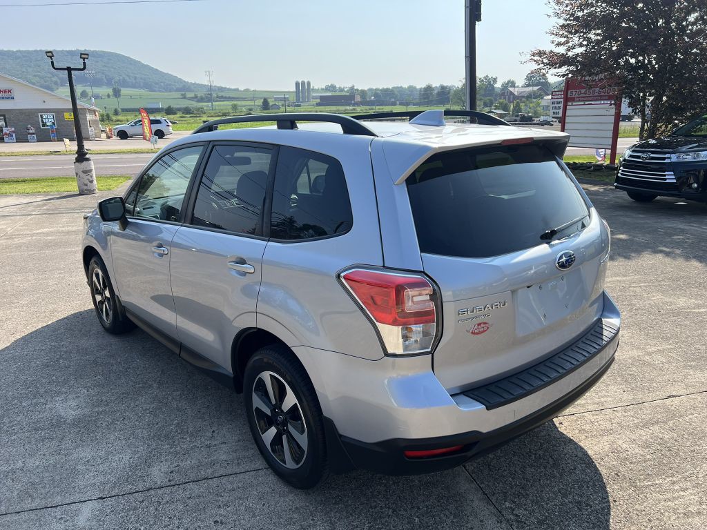2018 Subaru Forester Image 18