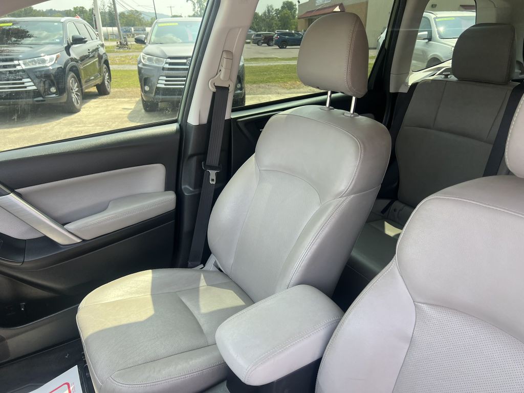 2015 Subaru Forester Image 10