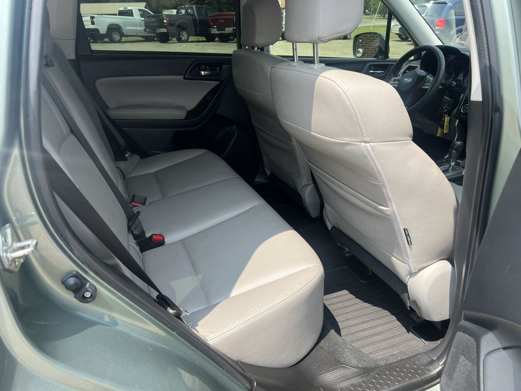 2015 Subaru Forester Image 13