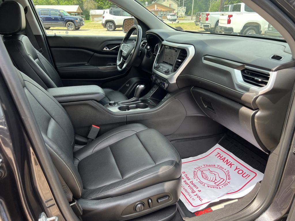 2017 GMC Acadia Image 17