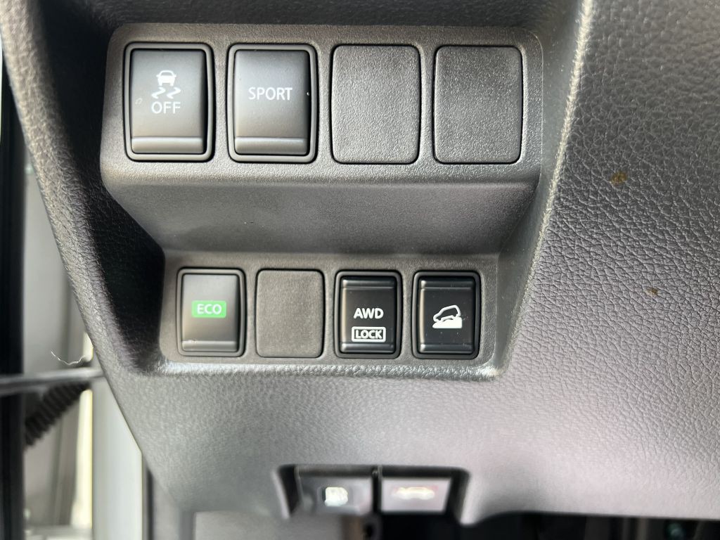 2016 Nissan Rogue Image 7