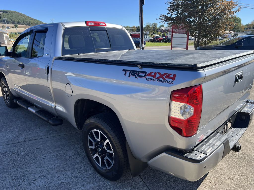 2016 Toyota Tundra Image 20