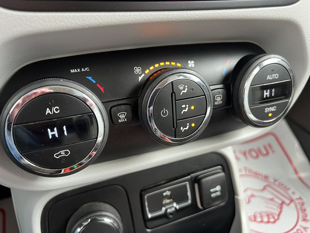 2015 Jeep Renegade Image 6