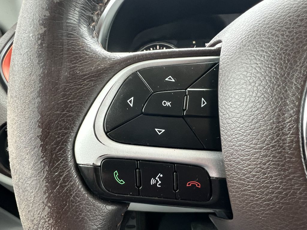 2015 Jeep Renegade Image 9