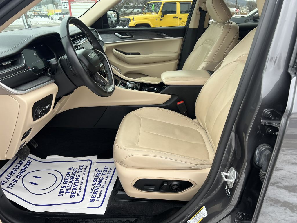 2022 Jeep Grand Cherokee Image 12