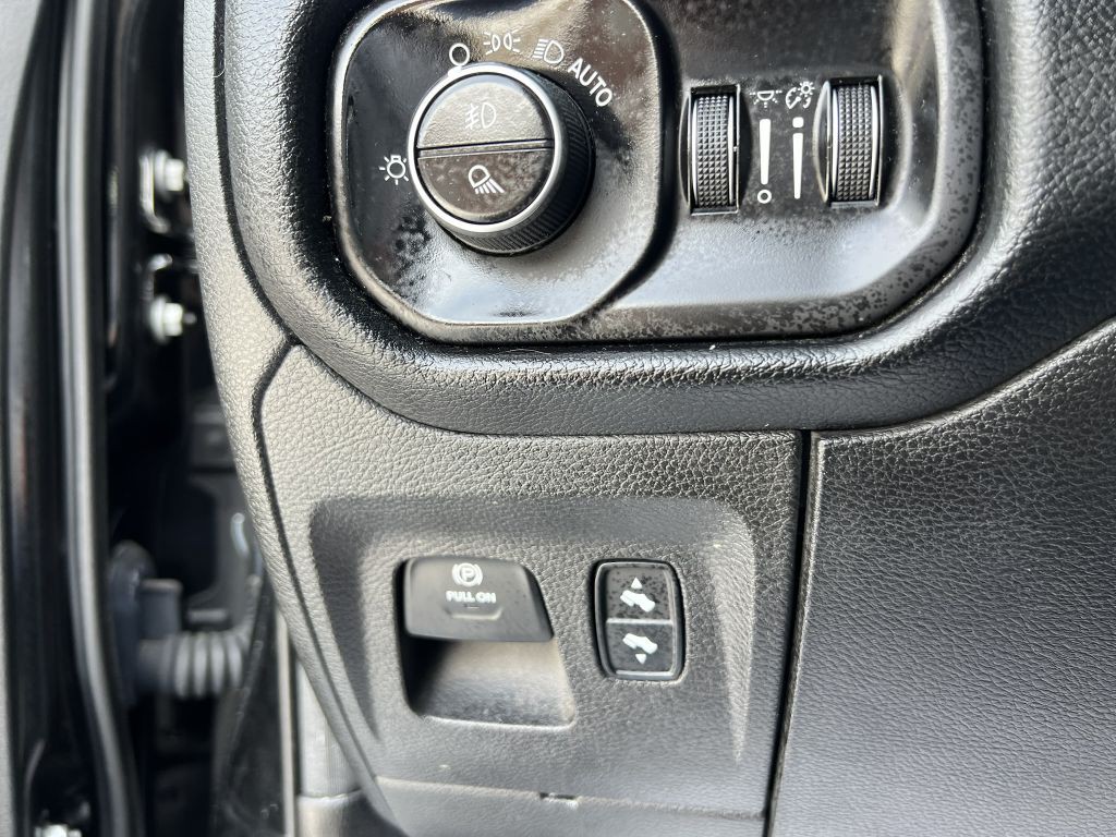 2019 RAM 1500 Image 9