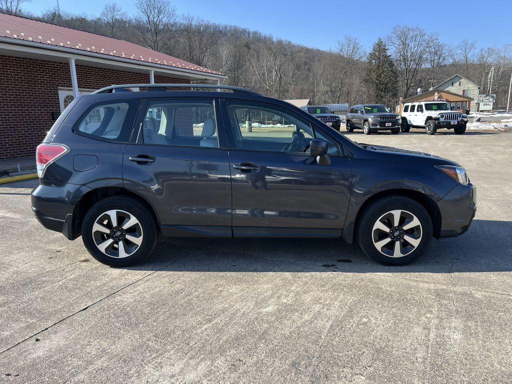 2017 Subaru Forester Image 1