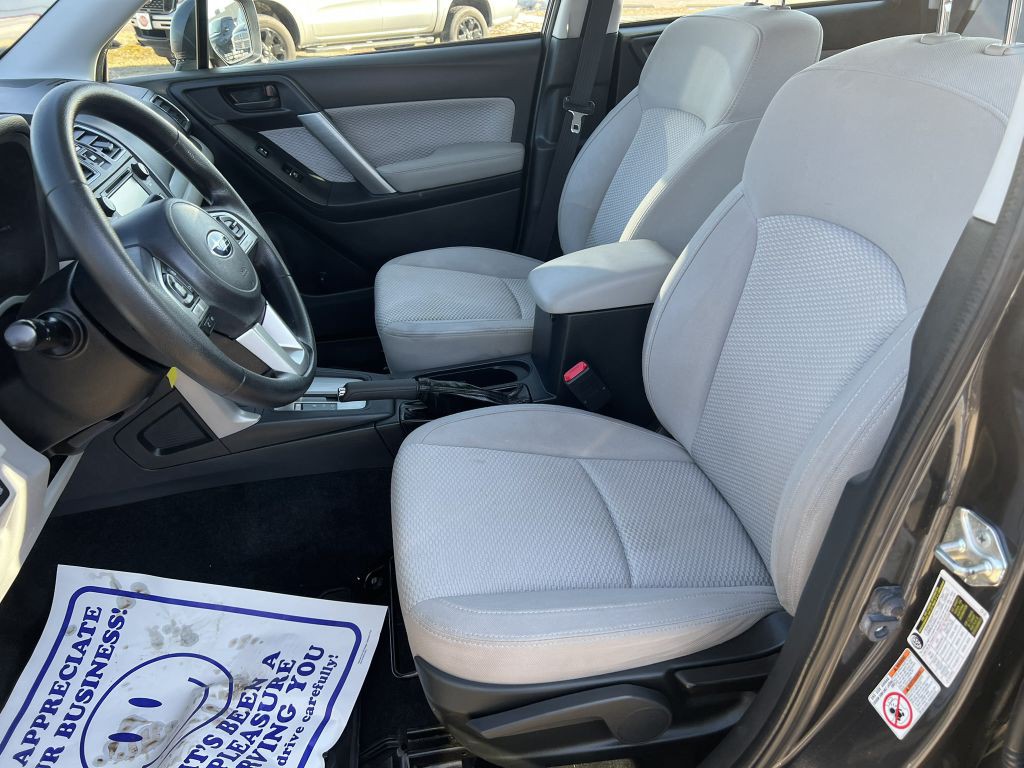 2017 Subaru Forester Image 8