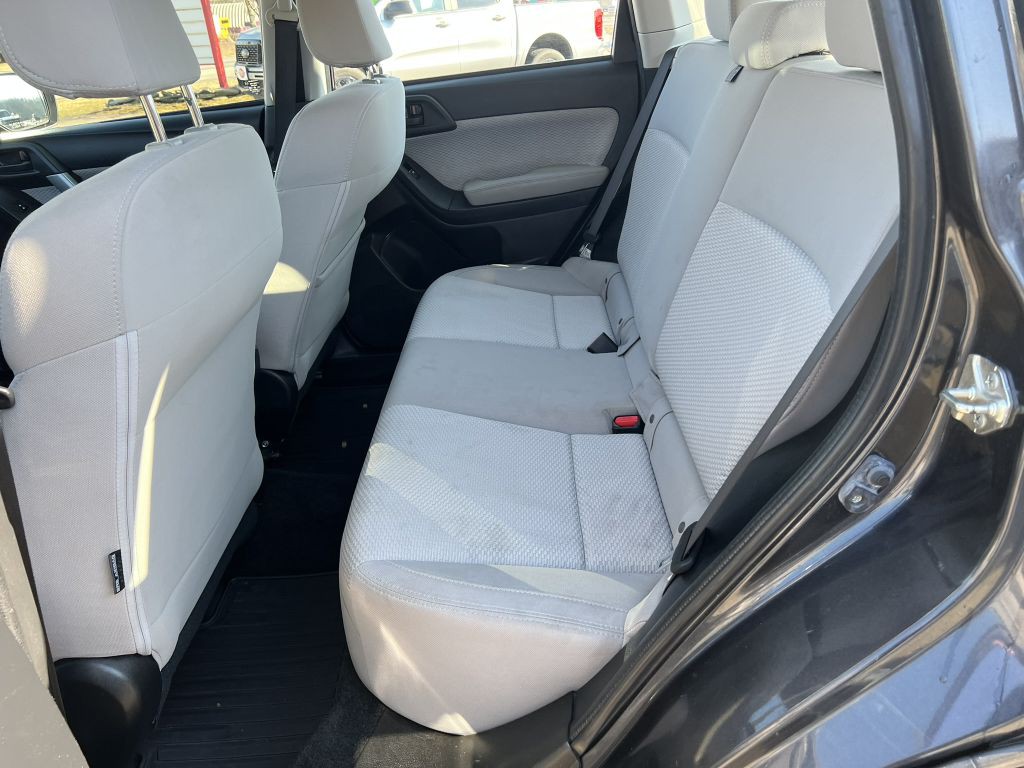 2017 Subaru Forester Image 10