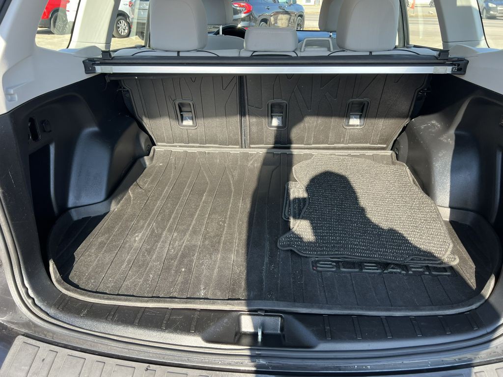 2017 Subaru Forester Image 11
