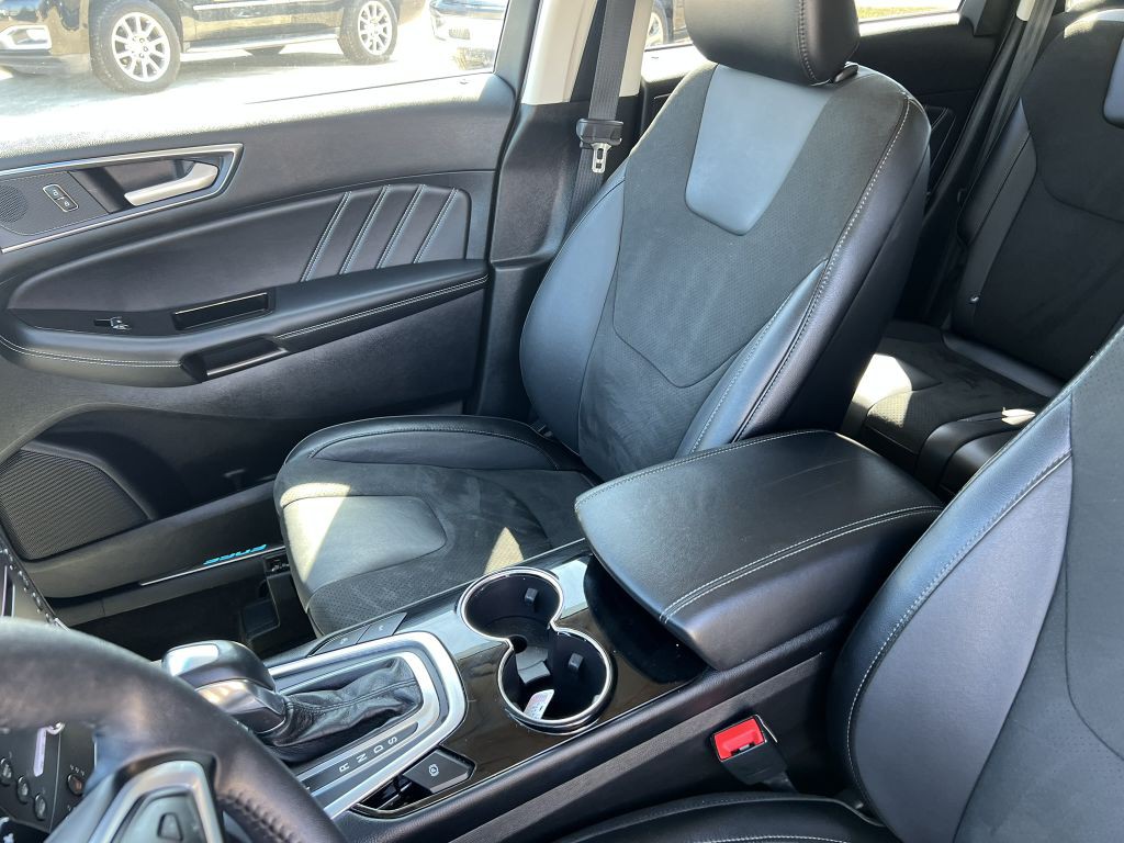 2018 Ford Edge Image 11