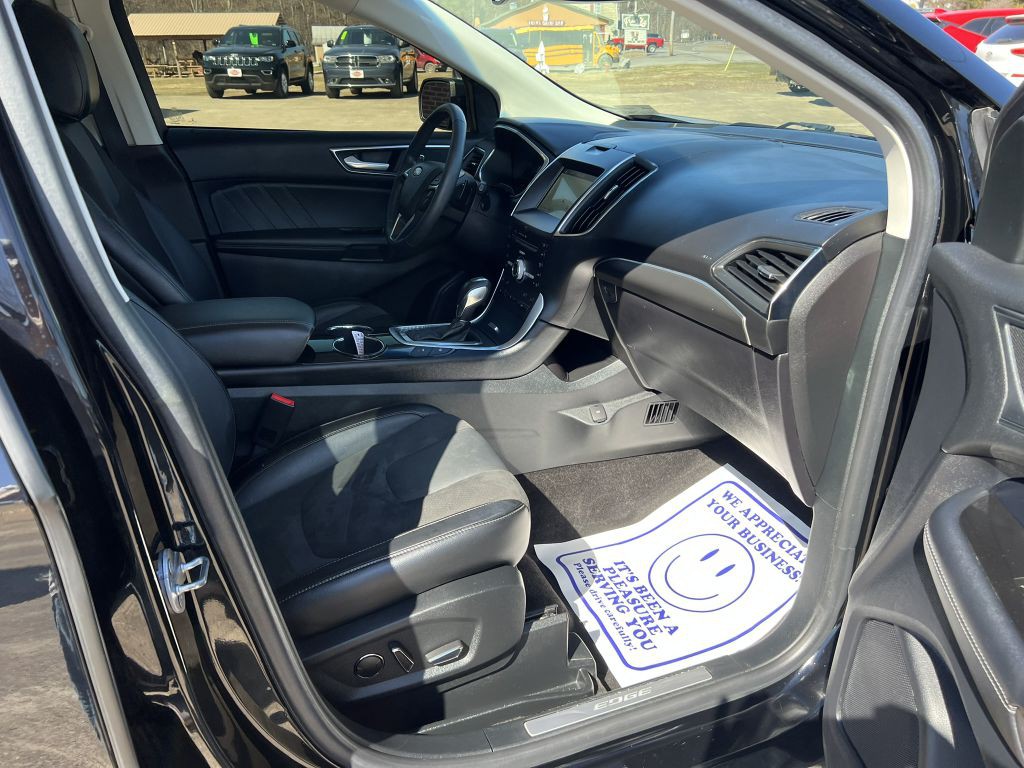 2018 Ford Edge Image 18