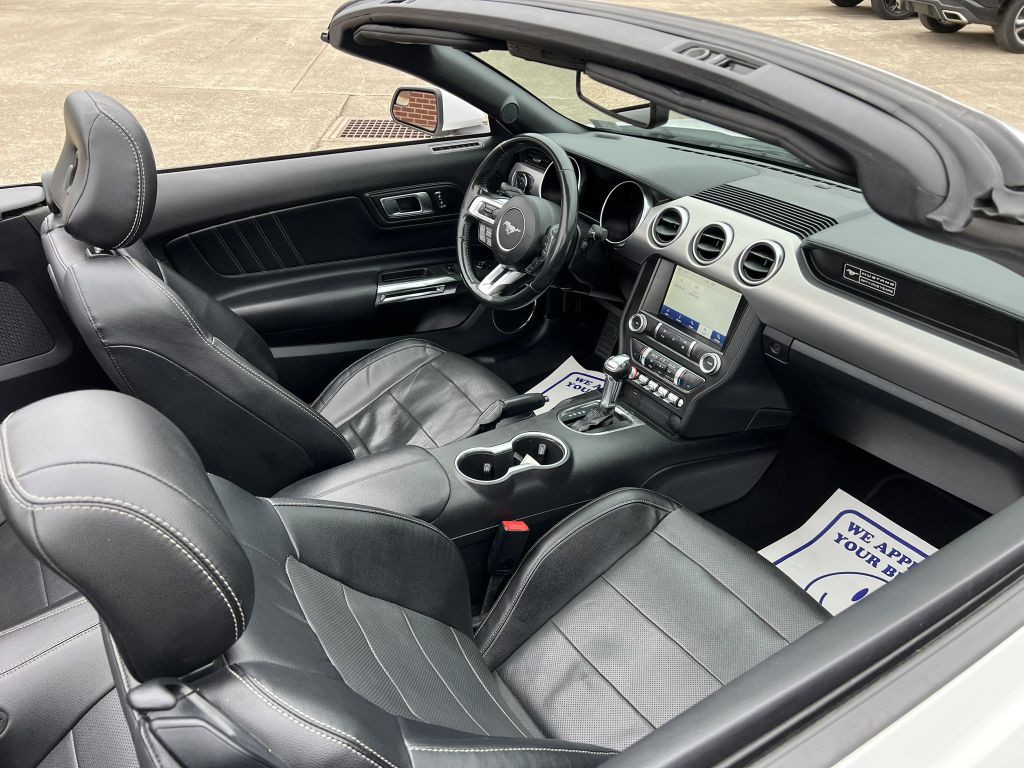 2020 Ford Mustang Image 16