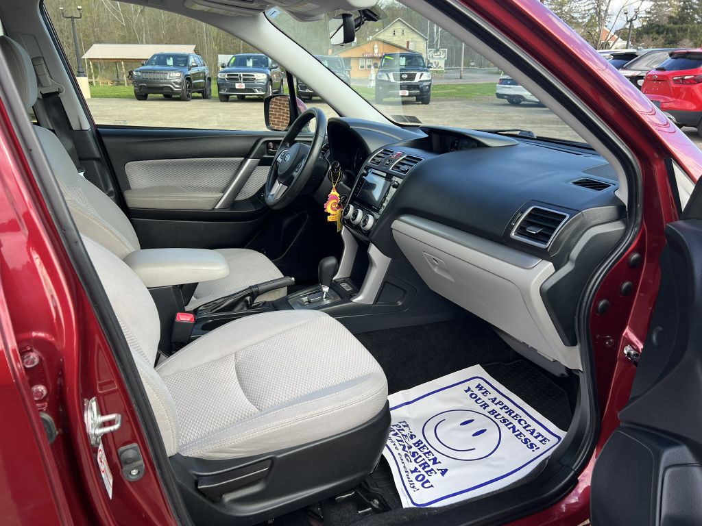 2018 Subaru Forester Image 17