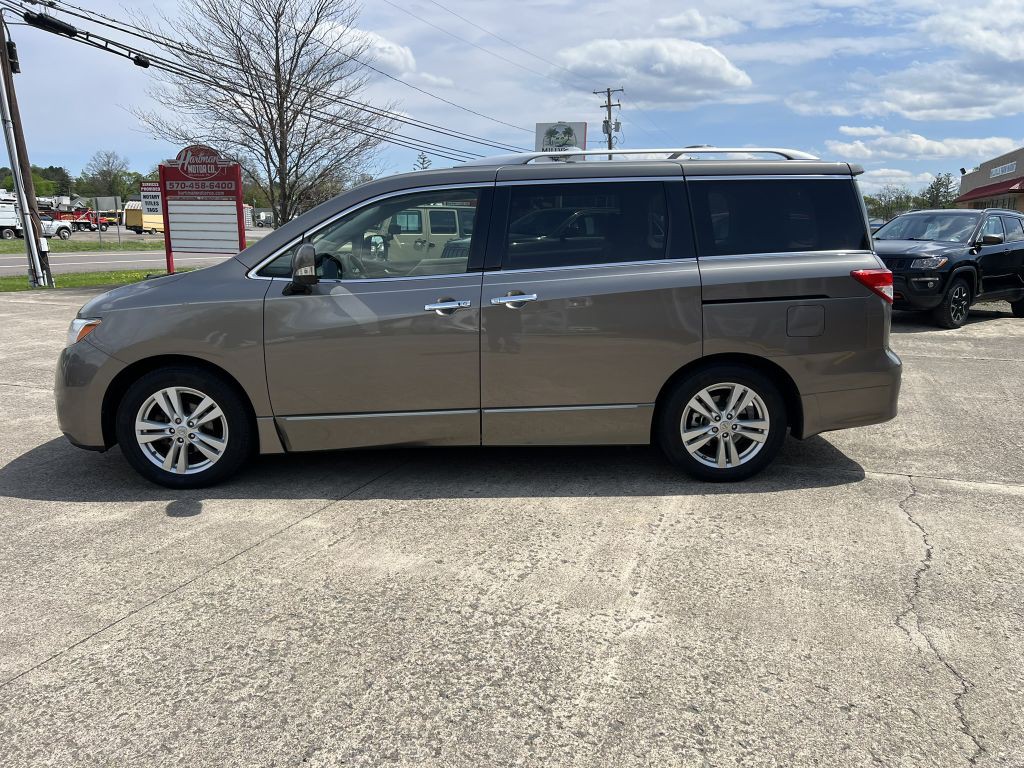 2015 Nissan Quest Image 2