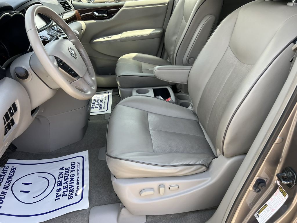 2015 Nissan Quest Image 10
