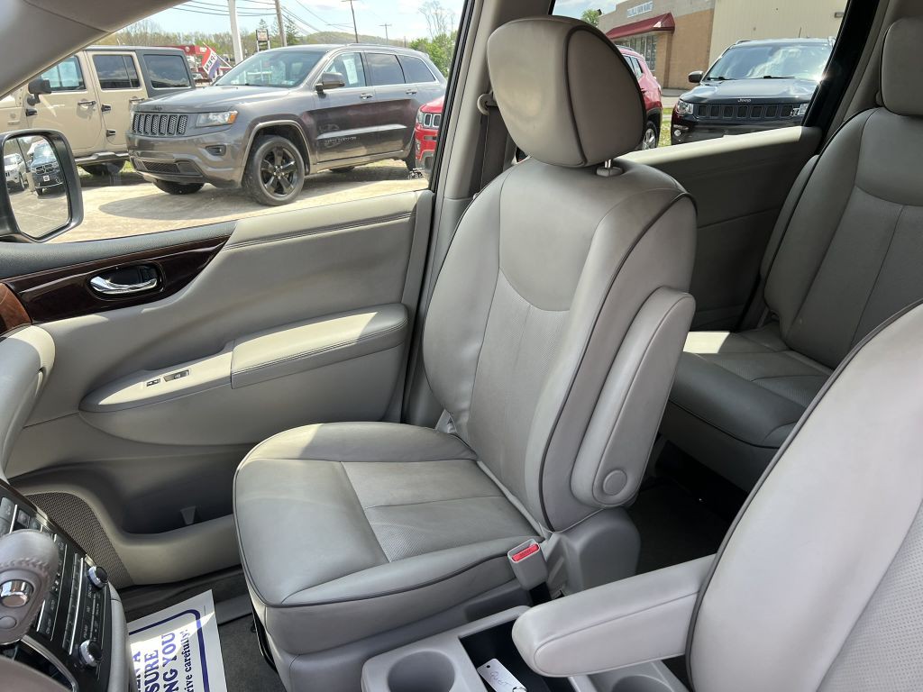 2015 Nissan Quest Image 11