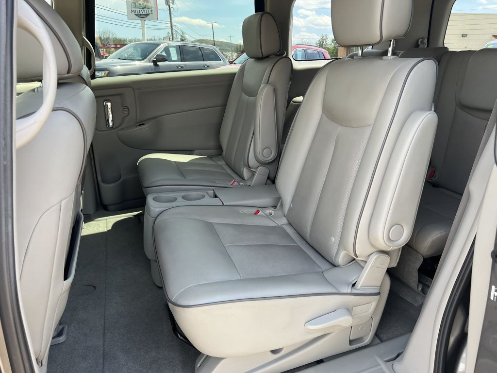 2015 Nissan Quest Image 12
