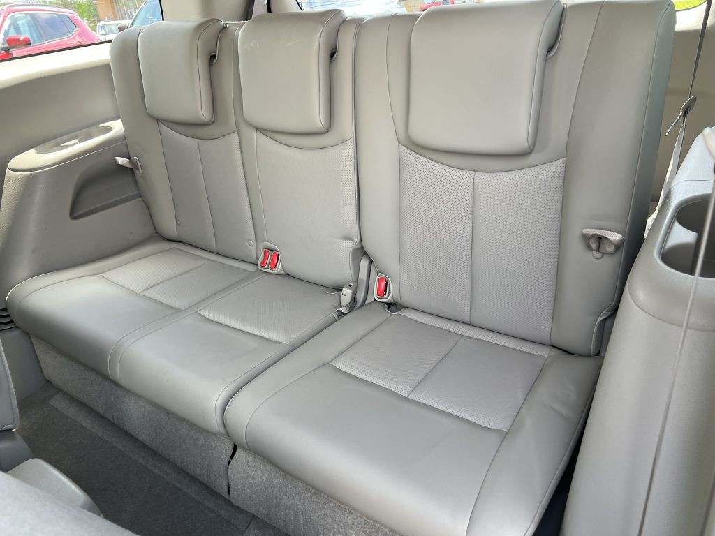 2015 Nissan Quest Image 13