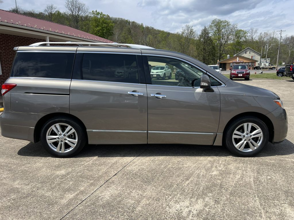 2015 Nissan Quest Image 18