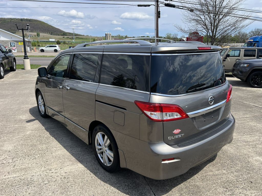 2015 Nissan Quest Image 21