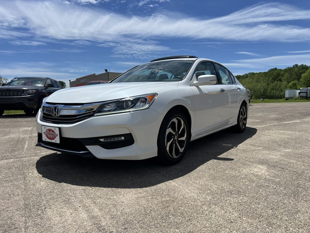 2017 Honda Accord Image 2