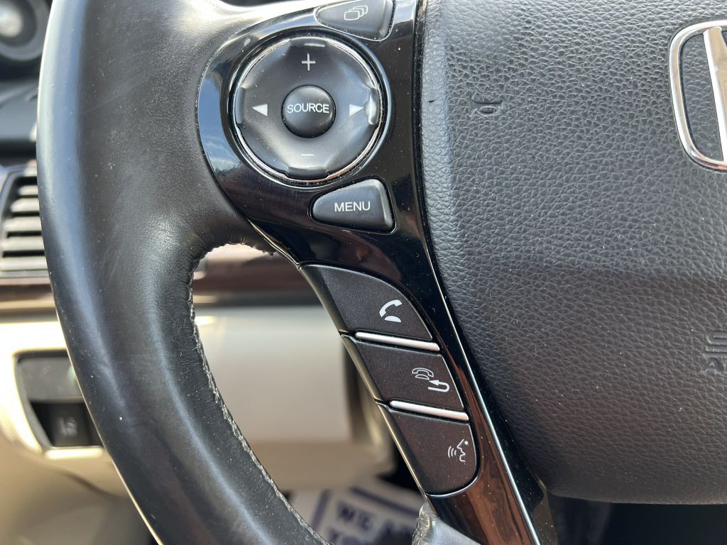 2017 Honda Accord Image 5