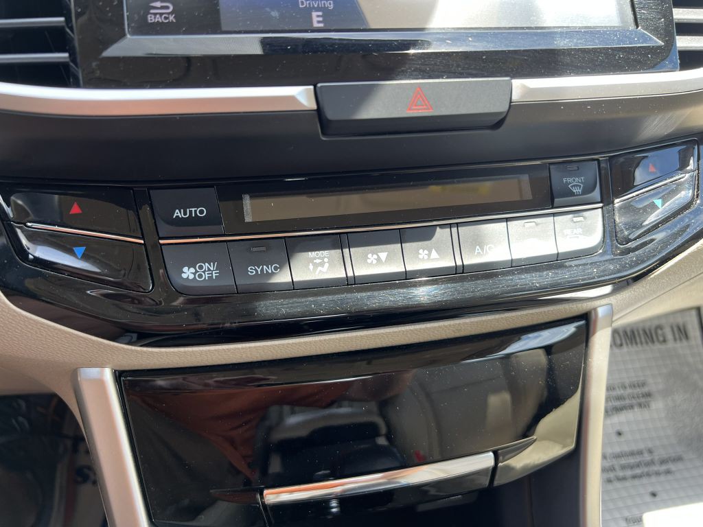 2017 Honda Accord Image 8