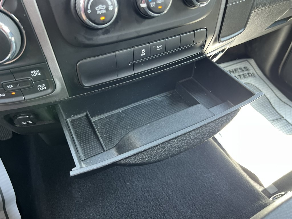 2016 RAM 1500 Image 9