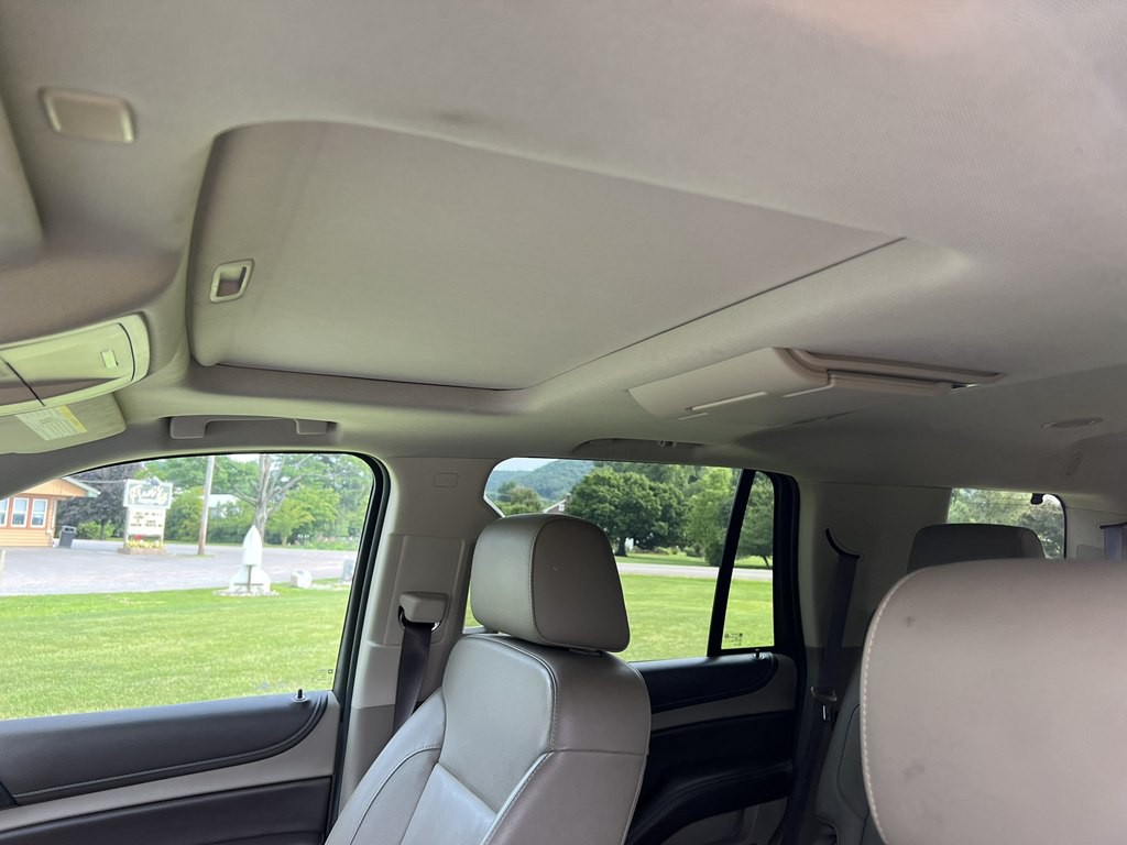 2017 Chevrolet Tahoe Image 12