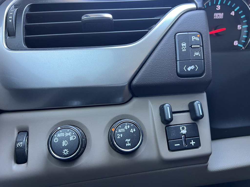 2016 Chevrolet Tahoe Image 9
