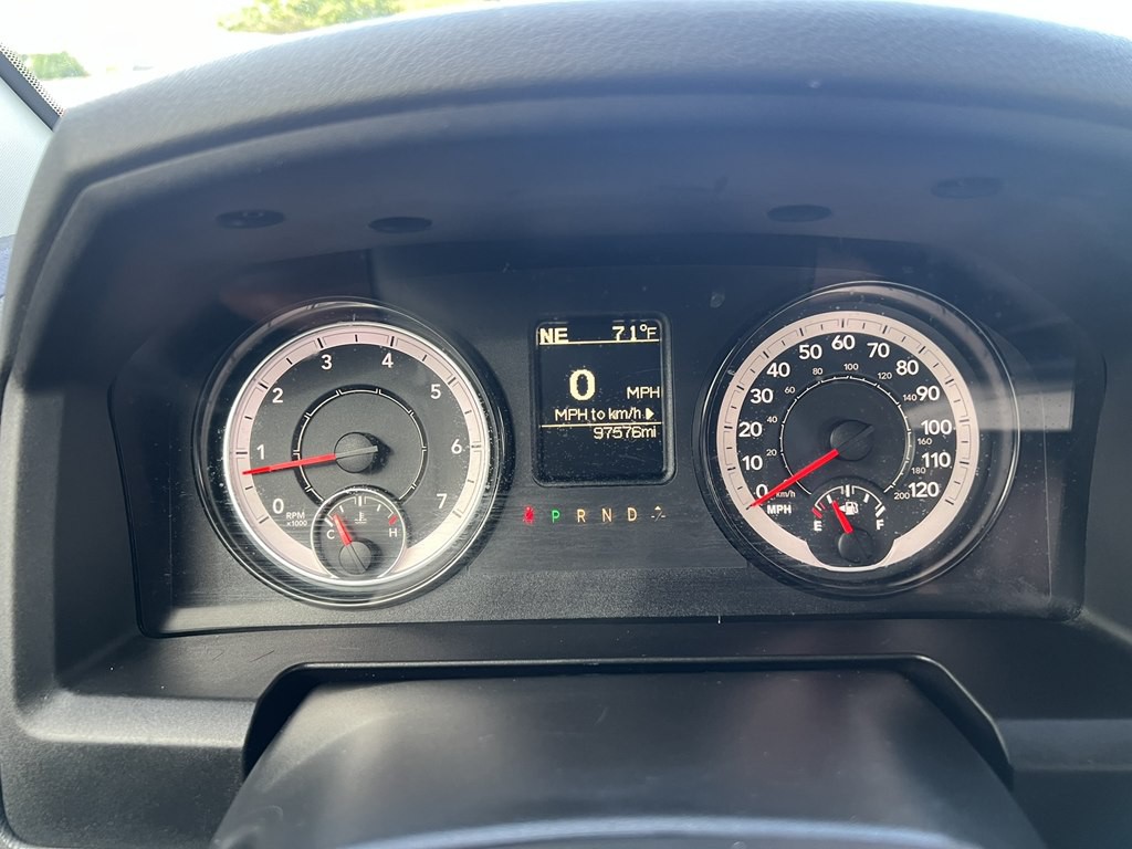 2016 RAM 1500 Image 3