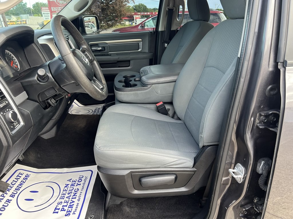 2016 RAM 1500 Image 9