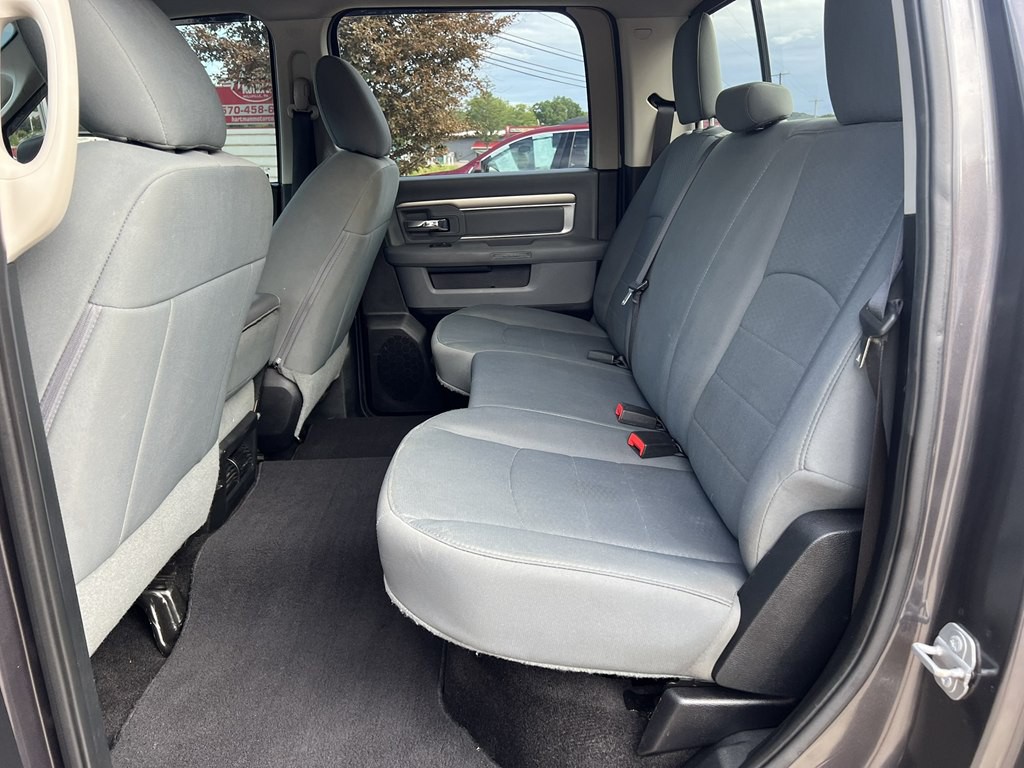 2016 RAM 1500 Image 12