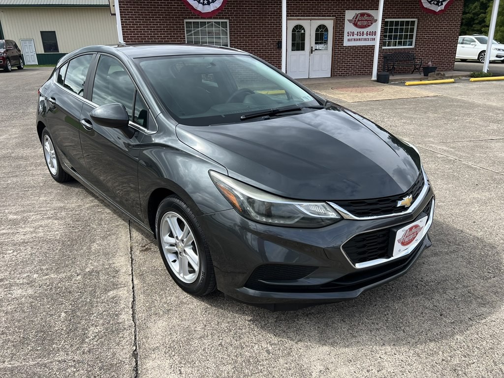 2017 Chevrolet Cruze Image 2