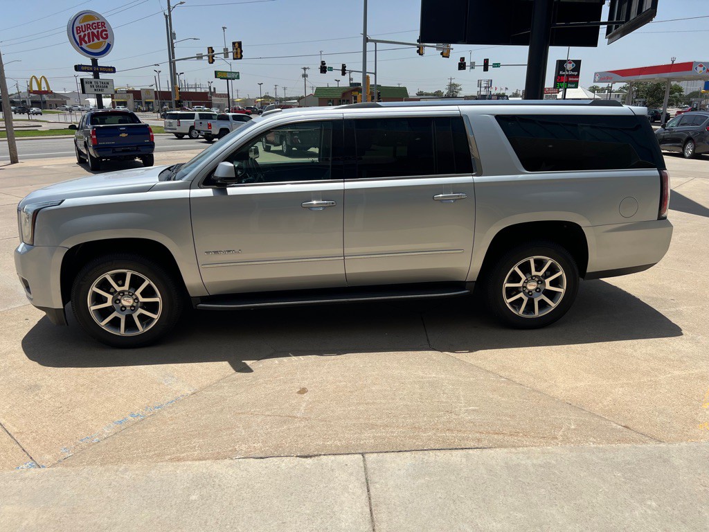 2020 GMC Yukon Image 4