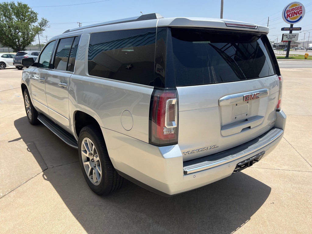 2020 GMC Yukon Image 5