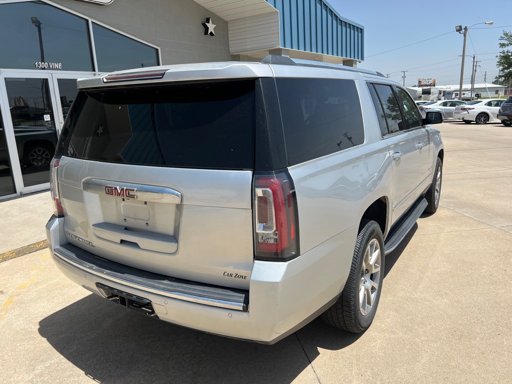 2020 GMC Yukon Image 6
